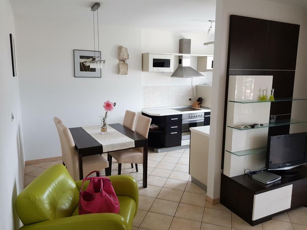 Ferienhaus Topic Vrsar Buitenkant foto