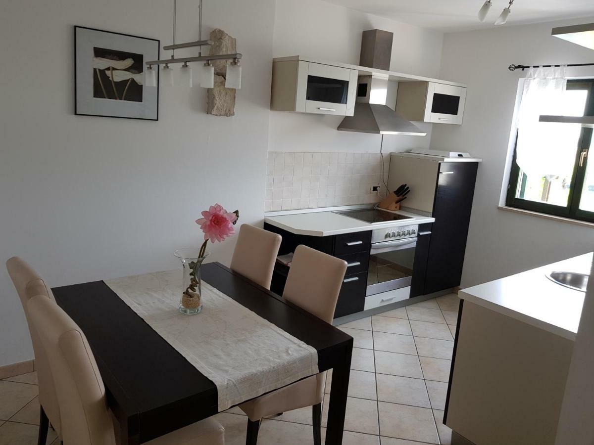 Ferienhaus Topic Vrsar Buitenkant foto